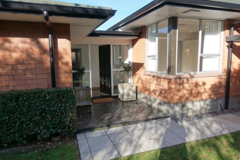 Photo of property in 20 Broadfell Avenue, Avonhead, Christchurch, 8042