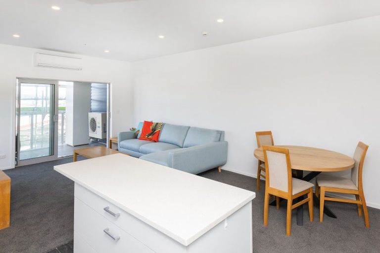 Photo of property in Marina View Apartments, 307/4 Reads Quay, Gisborne, 4010