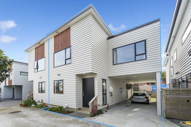 Photo of property in 43b Fitzherbert Avenue, West Harbour, Auckland, 0618