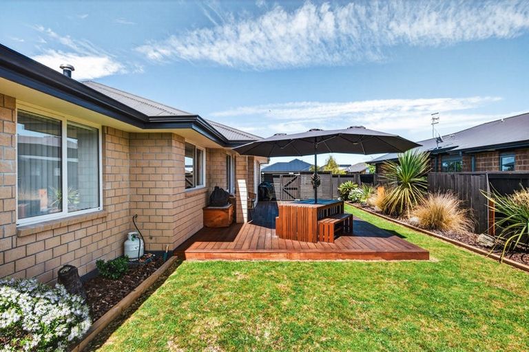 Photo of property in 22 Huka Heights Drive, Rangatira Park, Taupo, 3330