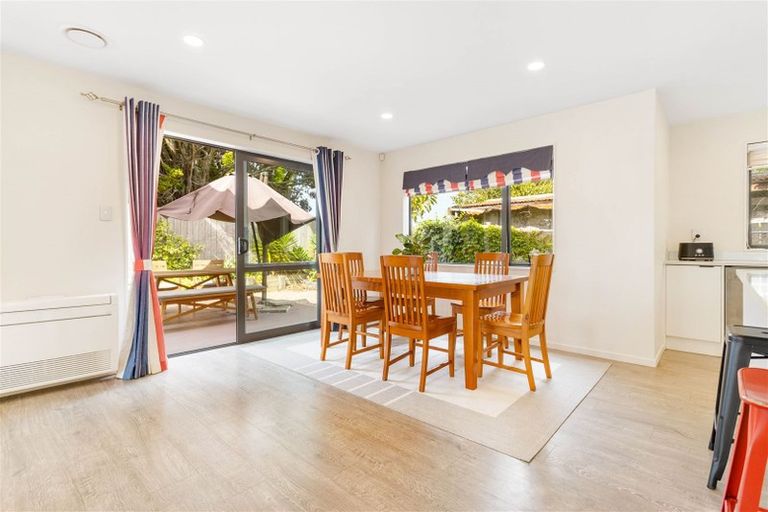 Photo of property in 14 Kotuku Street, Te Atatu Peninsula, Auckland, 0610