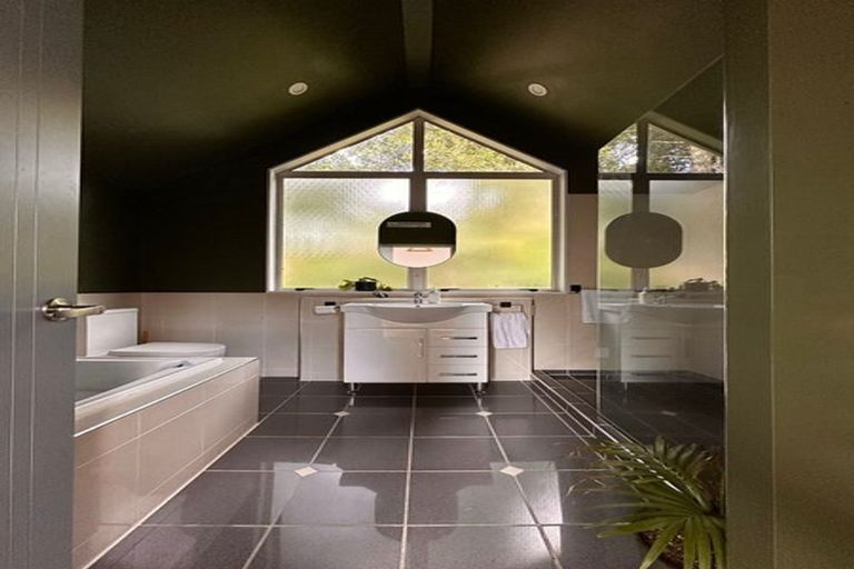 Photo of property in 61 Otitori Bay Road, Titirangi, Auckland, 0604
