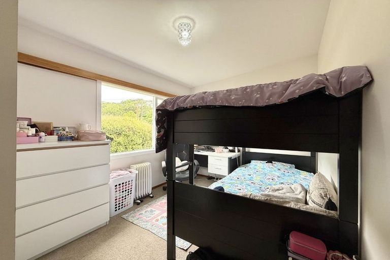 Photo of property in 9 Pekanga Road, Normandale, Lower Hutt, 5010