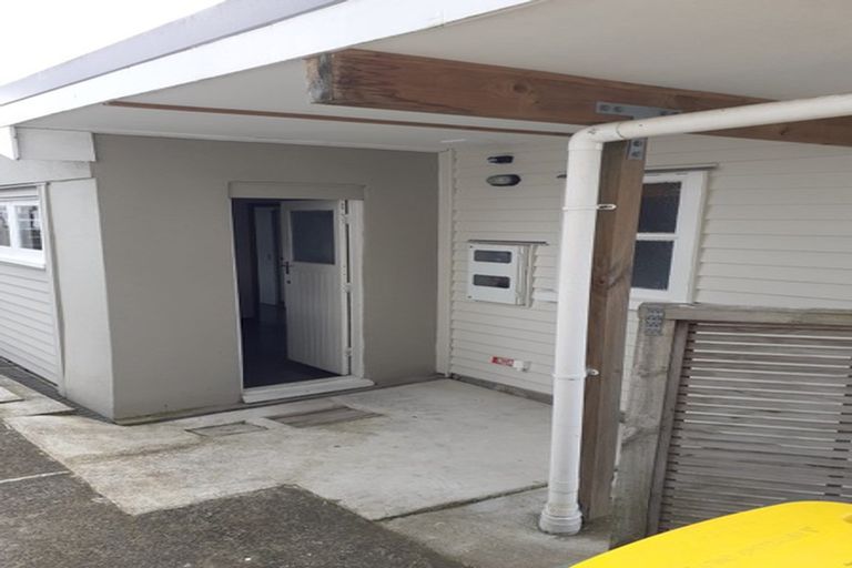 Photo of property in 81 Lauderdale Road, Birkdale, Auckland, 0626