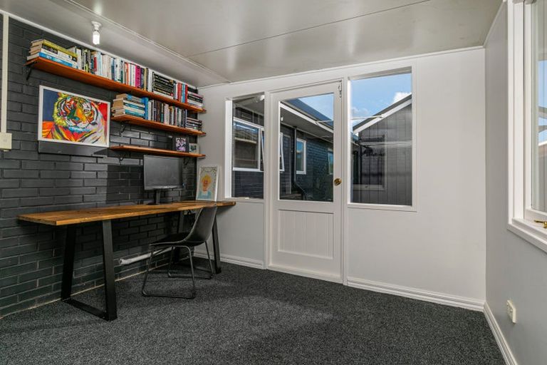 Photo of property in 49 Compton Street, Hillcrest, Auckland, 0627