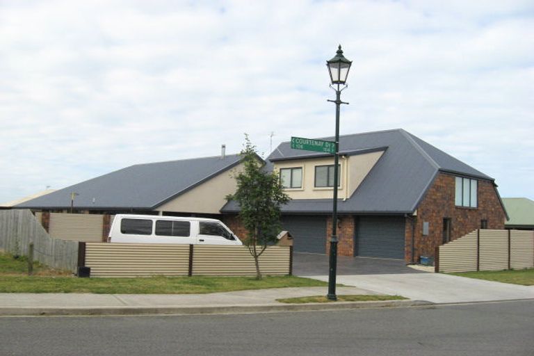 Photo of property in 104 Courtenay Drive, Kaiapoi, 7630