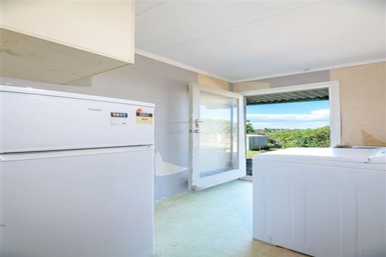 Photo of property in 114 Woodglen Road, Glen Eden, Auckland, 0602