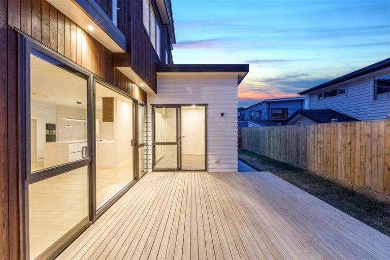 Photo of property in 6 Makura Road, Long Bay, Auckland, 0630