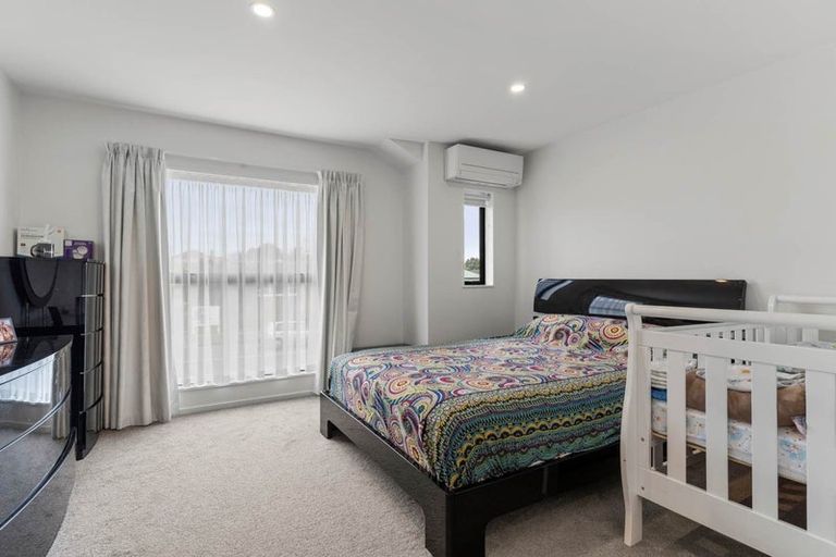 Photo of property in 2/55 Great South Road, Papakura, 2110
