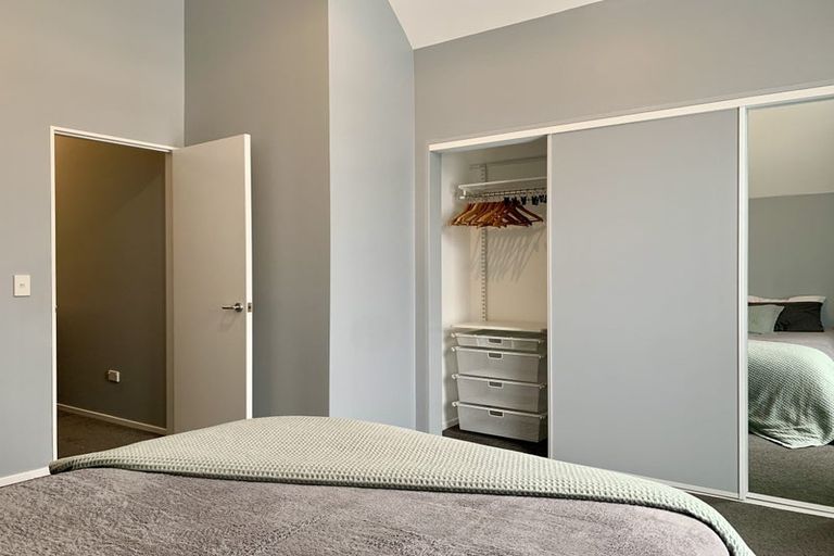 Photo of property in Victoria Villas, 45/35u Pirie Street, Mount Victoria, Wellington, 6011