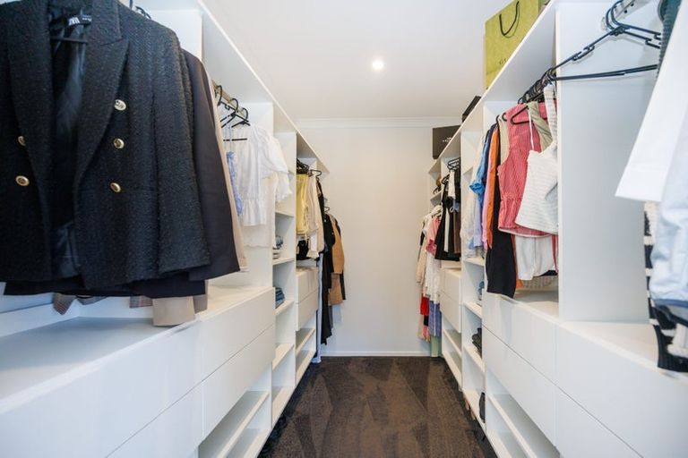 Photo of property in 29 Sardinia Grove, Fitzherbert, Palmerston North, 4410