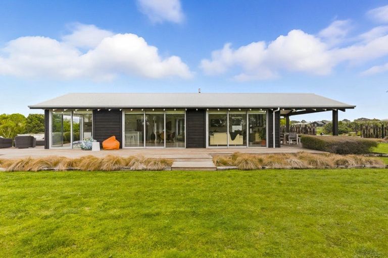 Photo of property in 34 Pairuku Lane, Peka Peka, Waikanae, 5391