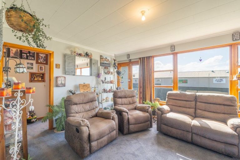 Photo of property in 15 Mcquarrie Street, Kingswell, Invercargill, 9812