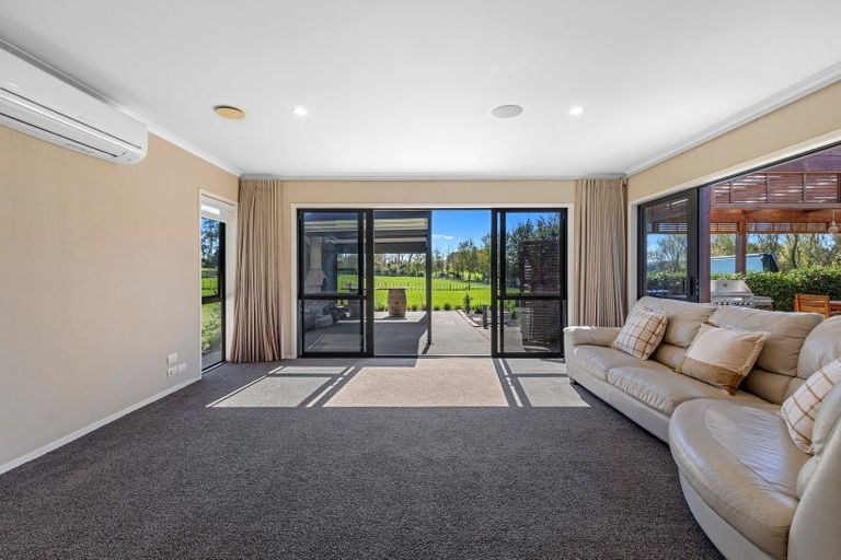 Photo of property in 34 Arone Way, Wainui, Silverdale, 0994