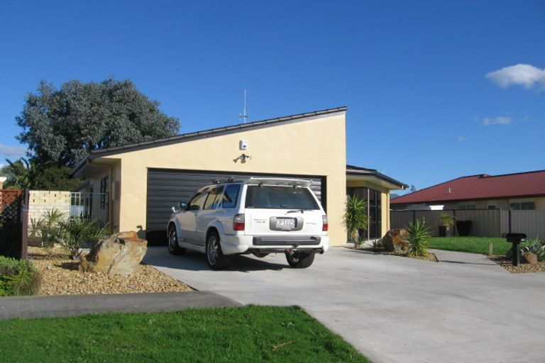 Photo of property in 17 Lancewood Lane, Roslyn, Palmerston North, 4414