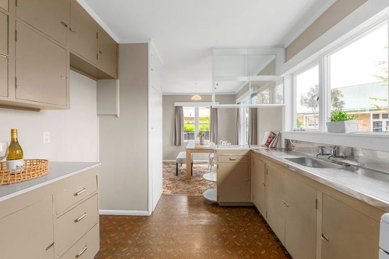 Photo of property in 39 Pollen Crescent, Melville, Hamilton, 3206