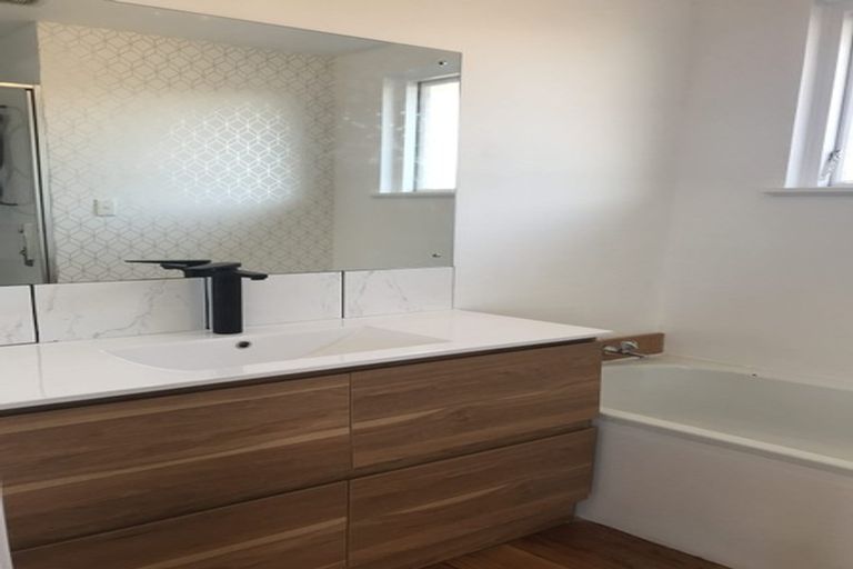 Photo of property in 40 Inwoods Road, Parklands, Christchurch, 8083