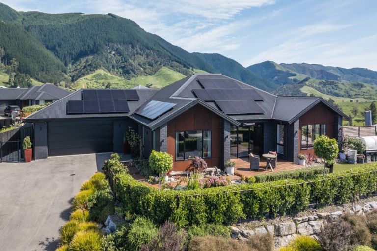 Photo of property in 17 Huntaway Close, Stoke, Nelson, 7011