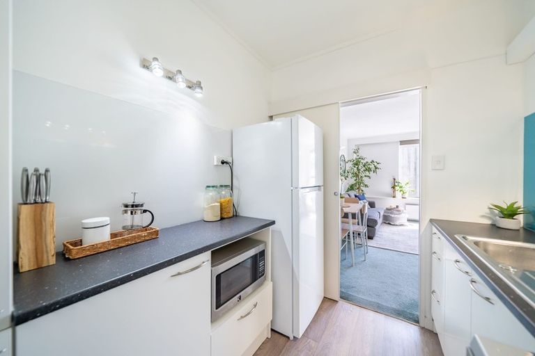 Photo of property in Hobson Court Flats, 64/70u Hobson Street, Thorndon, Wellington, 6011