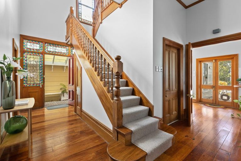 Photo of property in 4 North Terrace, Kelburn, Wellington, 6012