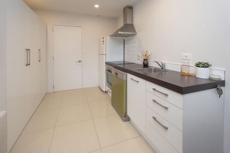 Photo of property in 2/318 Barbadoes Street, Christchurch Central, Christchurch, 8011