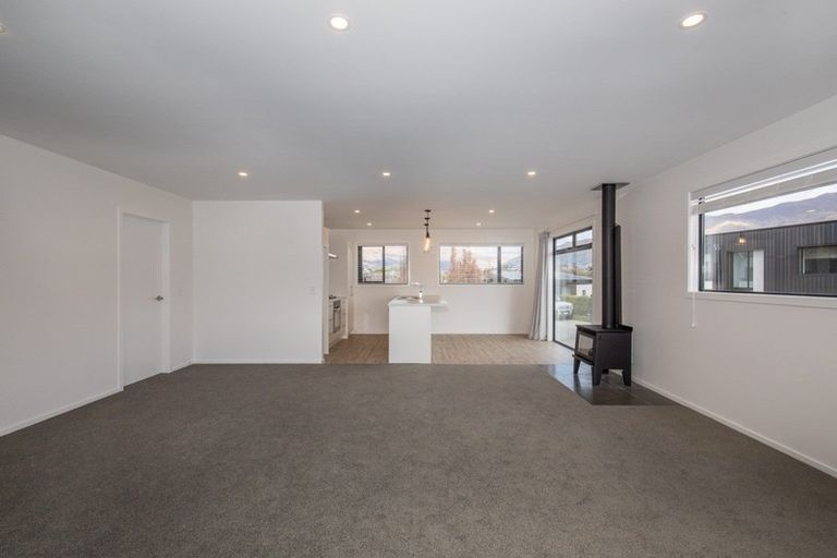 Photo of property in 6 Kapuka Lane, Wanaka, 9305