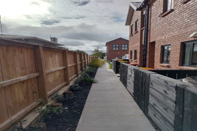 Photo of property in 4/9 Marlene Avenue, Te Atatu South, Auckland, 0610