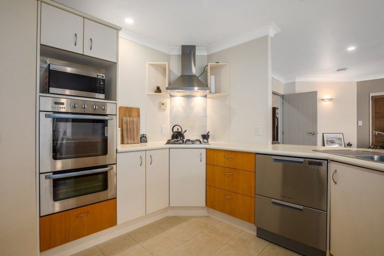 Photo of property in 12 Avion Terrace, Raumati Beach, Paraparaumu, 5032