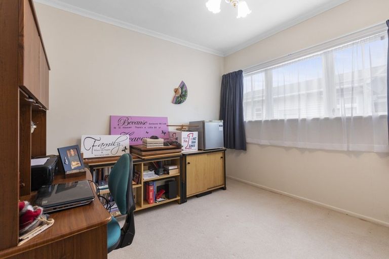 Photo of property in 23 Saint Ronans Avenue, Waterloo, Lower Hutt, 5011