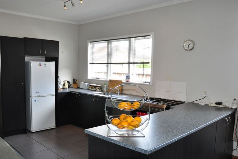 Photo of property in 52 Featherston Street, Takaro, Palmerston North, 4412