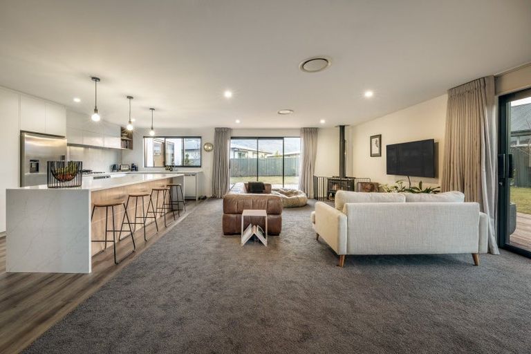 Photo of property in 5 Hollywood Rise, Wanaka, 9305