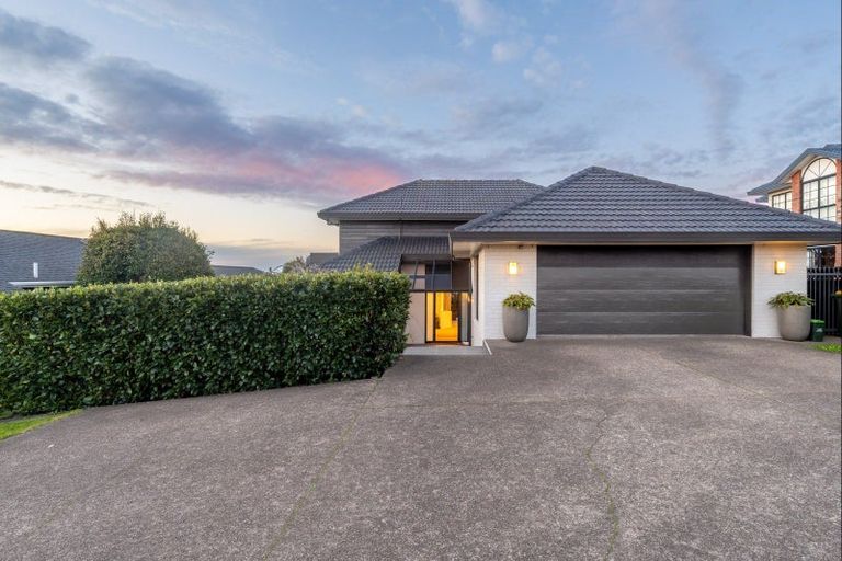 Photo of property in 202 Whitford Road, Shamrock Park, Auckland, 2016