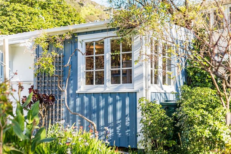 Photo of property in 10 Kowhai Street, Eastbourne, Lower Hutt, 5013