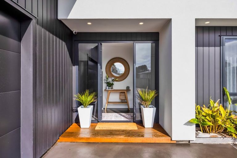 Photo of property in 12a Kauri Street, Merrilands, New Plymouth, 4312