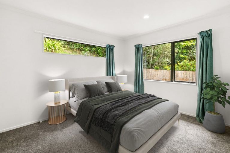 Photo of property in 5a Bishops Glen, Tawa, Wellington, 5028