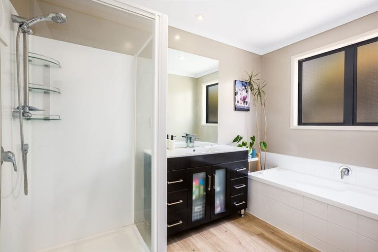 Photo of property in 26 Navigation Drive, Whitby, Porirua, 5024