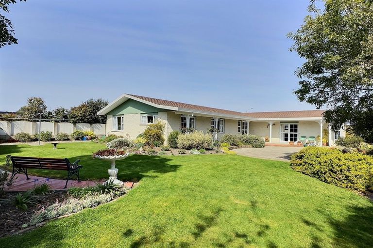 Photo of property in 10 Bassett Place, Taradale, Napier, 4112