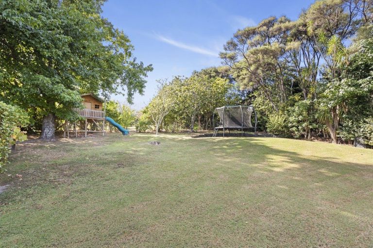 Photo of property in 9 Buttercup Place, Waimauku, 0812