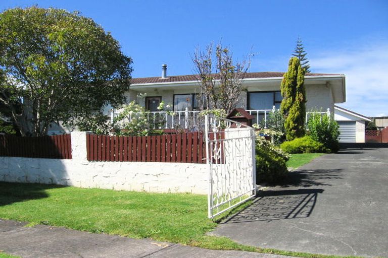 Photo of property in 1 Lendenfeld Drive, Papatoetoe, Auckland, 2025