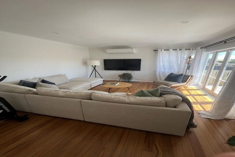 Photo of property in 3a Paton Avenue, Te Atatu South, Auckland, 0610