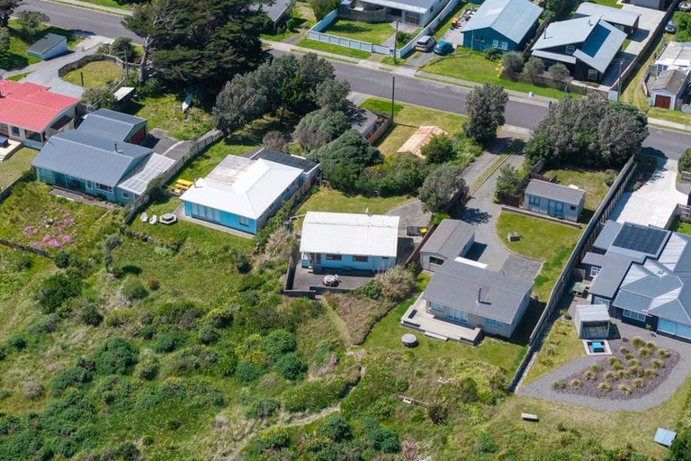 Photo of property in 7 Kent Avenue, Waitarere Beach, Levin, 5510