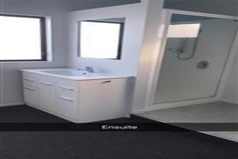 Photo of property in 45b Kakariki Grove, Waikanae, 5036