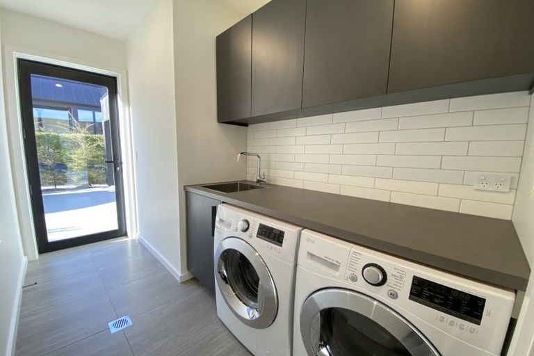 Photo of property in 5 Kotuku Lane, Jacks Point, Queenstown, 9371