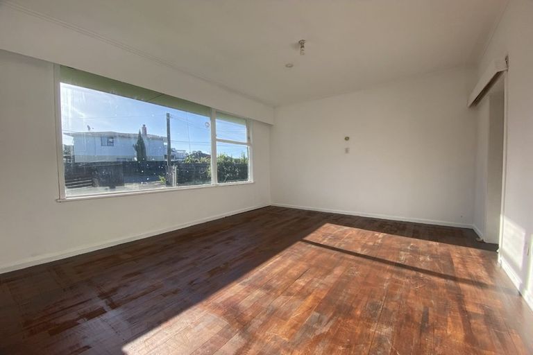 Photo of property in 18 Geoffrey Place, Mangere East, Auckland, 2024