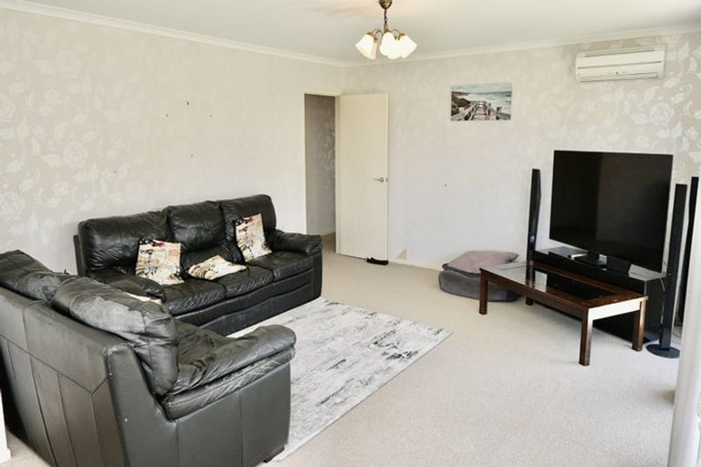 Photo of property in 60 Geneva Terrace, Kelvin Grove, Palmerston North, 4414