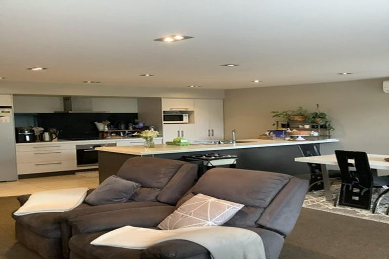 Photo of property in 3b The Oval, Hillmorton, Christchurch, 8024