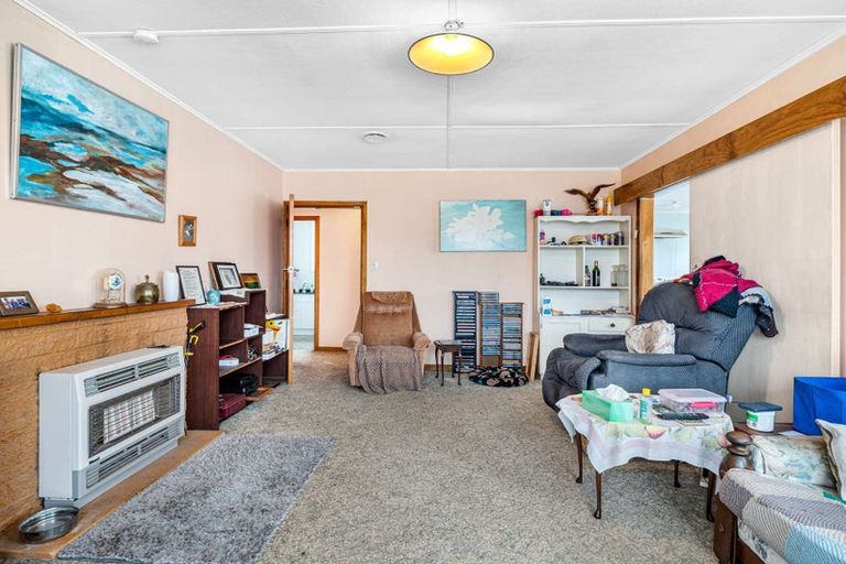 Photo of property in 14 Tainui Street, Castlecliff, Whanganui, 4501