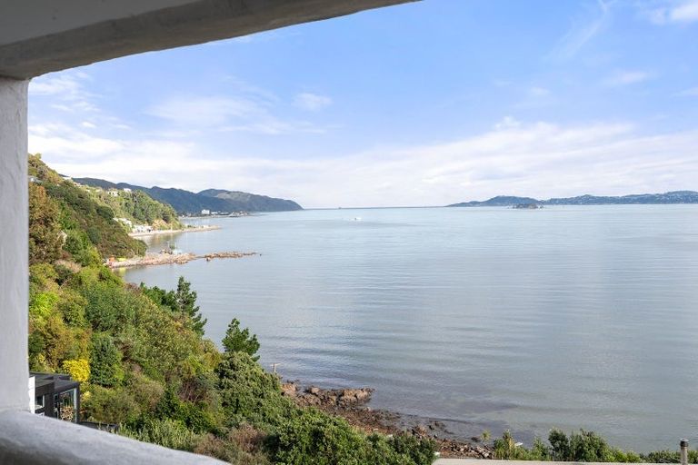 Photo of property in 5 Rangiuru Road, Mahina Bay, Lower Hutt, 5013