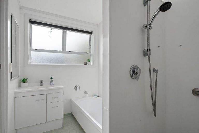 Photo of property in 1 Lyndhurst Street, Awapuni, Gisborne, 4010