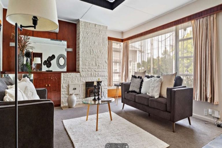 Photo of property in 32 Cambridge Terrace, Masterton, 5810